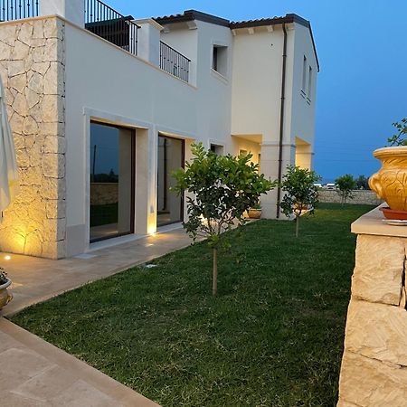 Villa Carmiano Luxury Bedrooms In Avola In The Province Of Syracuse With Spa And Swimming Pool And Wonderful Seaview Экстерьер фото