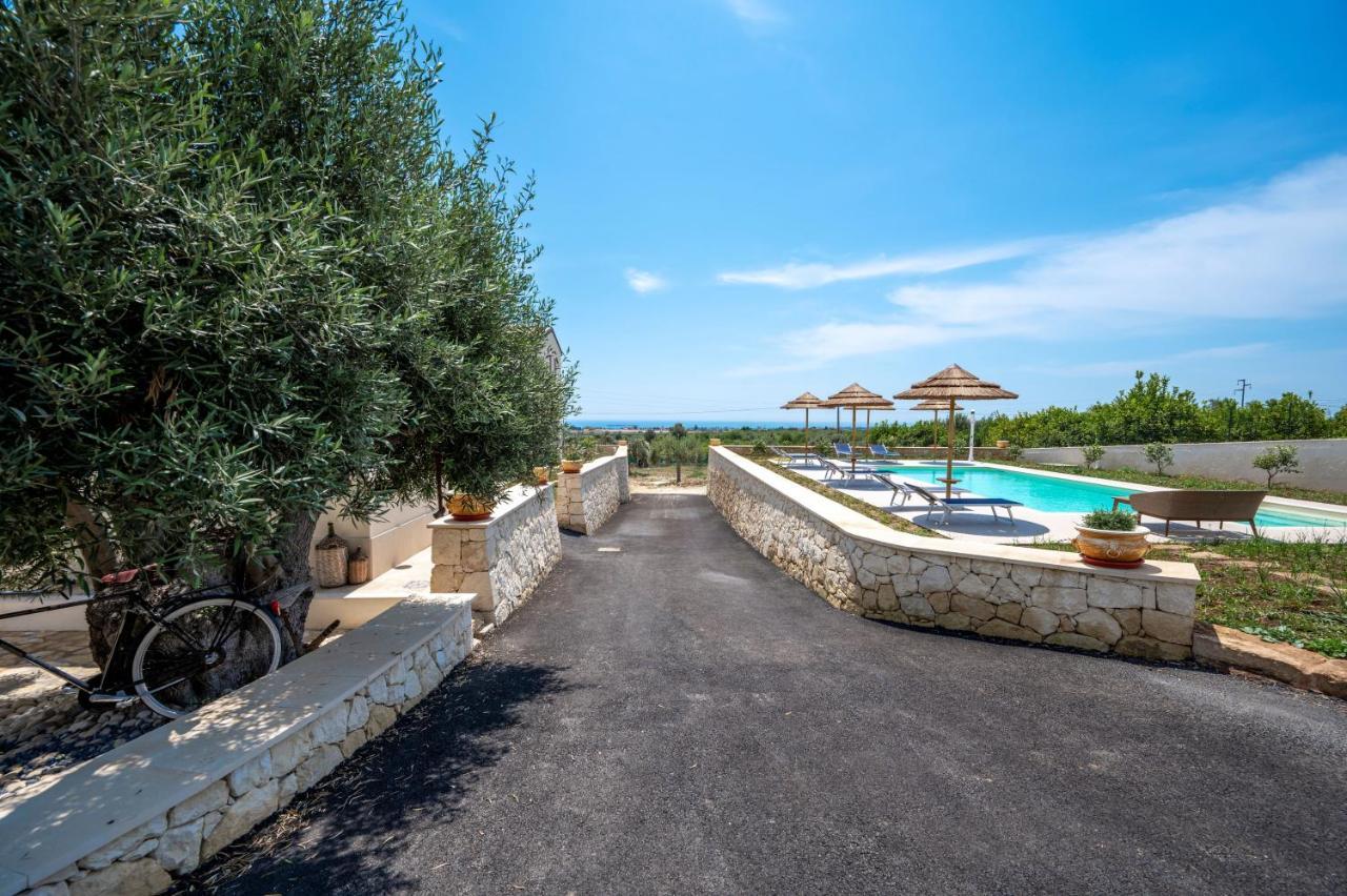 Villa Carmiano Luxury Bedrooms In Avola In The Province Of Syracuse With Spa And Swimming Pool And Wonderful Seaview Экстерьер фото