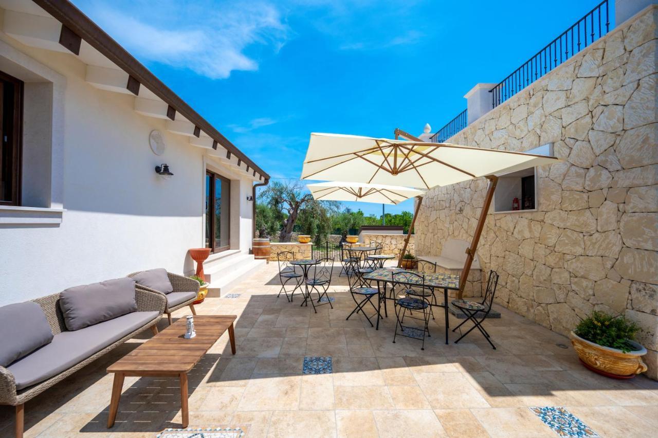 Villa Carmiano Luxury Bedrooms In Avola In The Province Of Syracuse With Spa And Swimming Pool And Wonderful Seaview Экстерьер фото