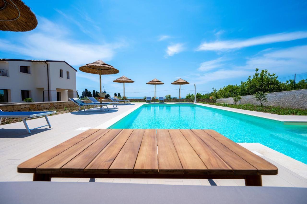 Villa Carmiano Luxury Bedrooms In Avola In The Province Of Syracuse With Spa And Swimming Pool And Wonderful Seaview Экстерьер фото