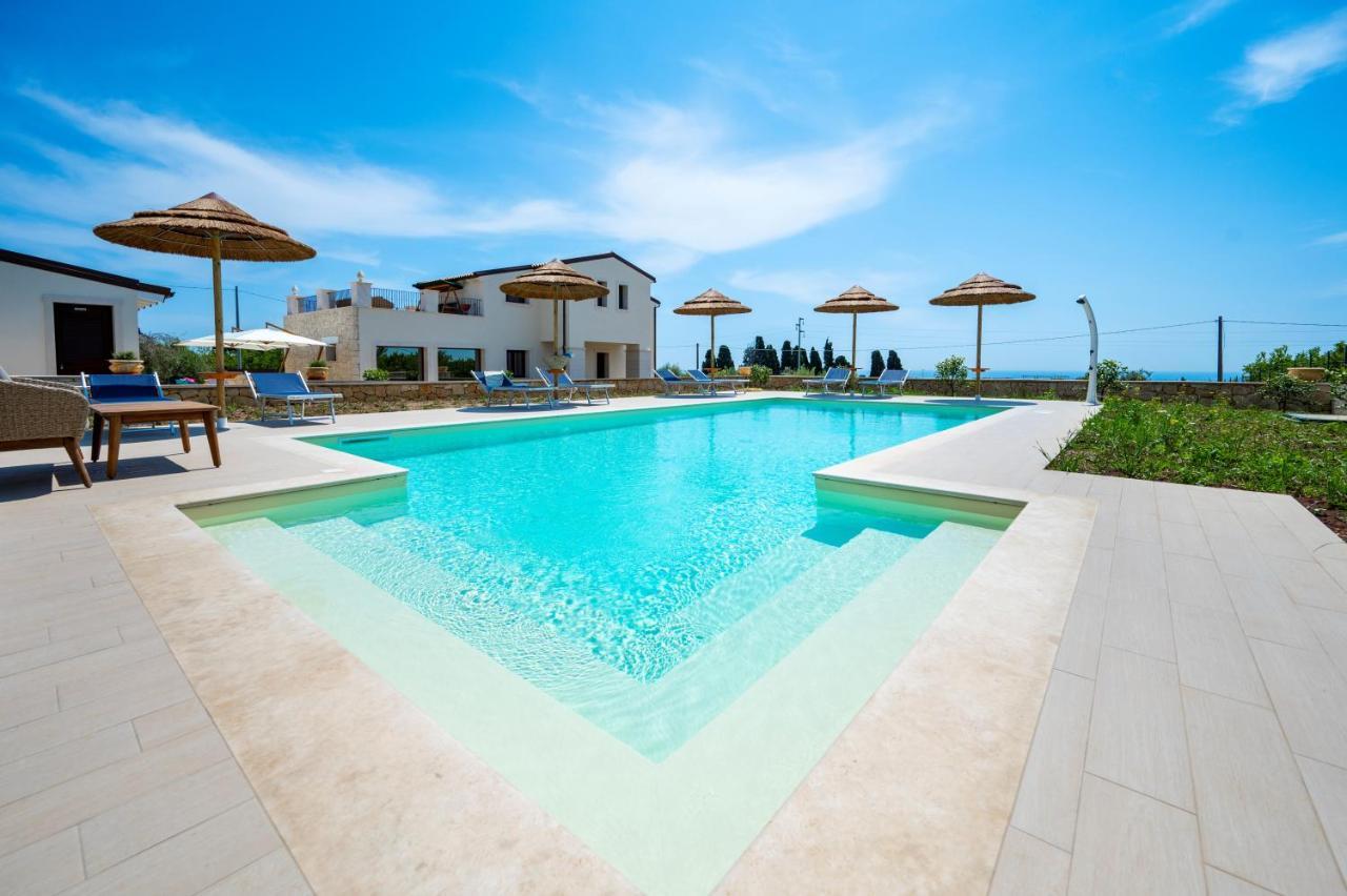 Villa Carmiano Luxury Bedrooms In Avola In The Province Of Syracuse With Spa And Swimming Pool And Wonderful Seaview Экстерьер фото